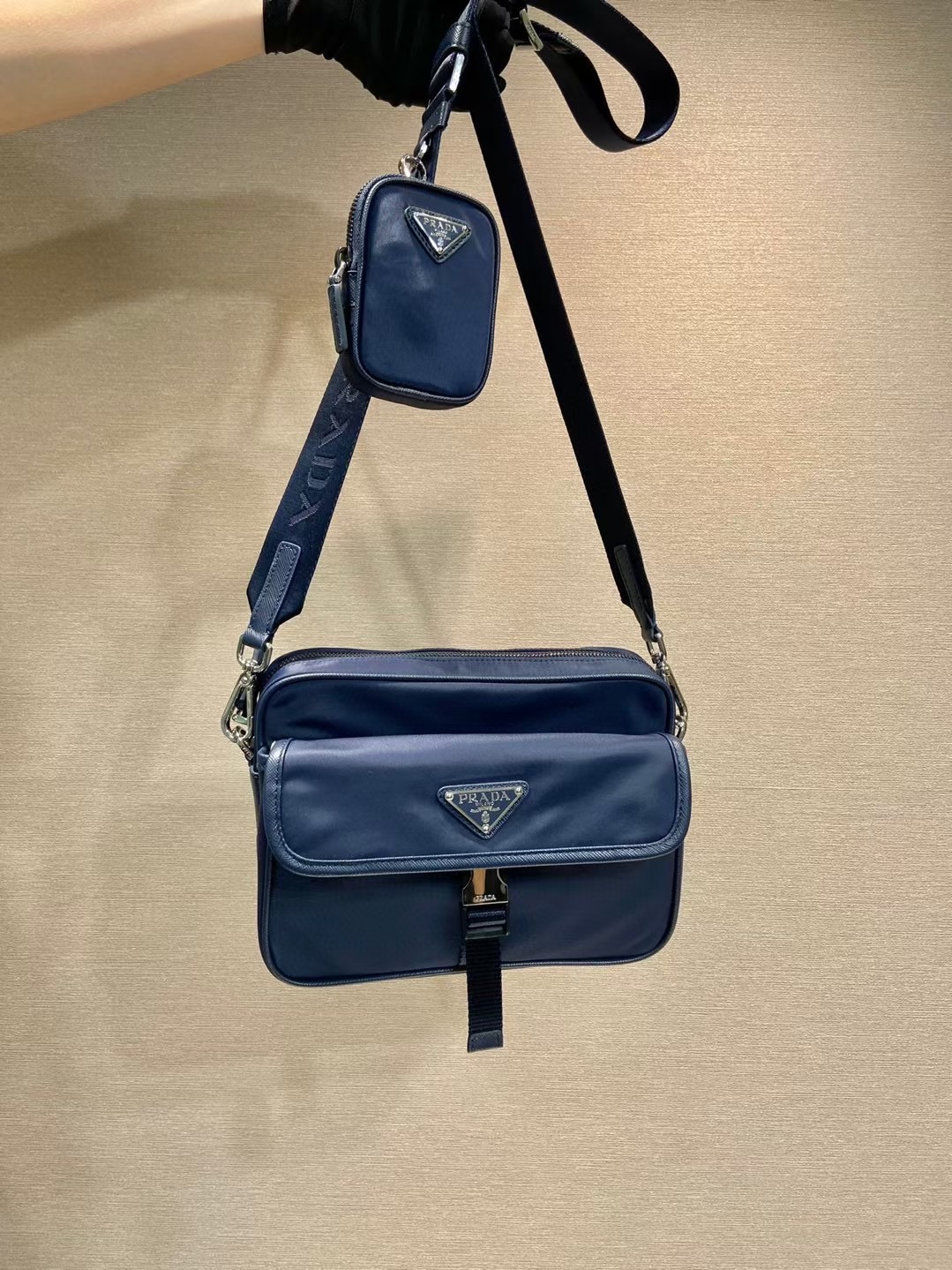 프라다 2VH133B 22x16x5cm